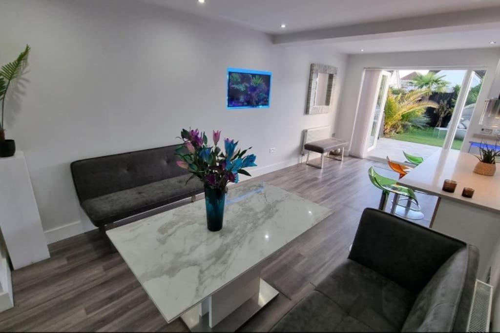 Northbourne House Villa Ferndown Exterior photo